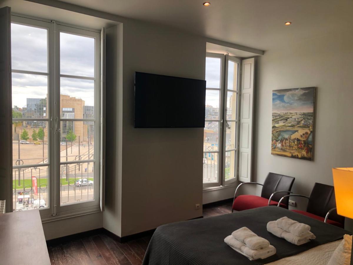 Le Doyenne - Entree Autonome - Hypercentre Bed & Breakfast Le Mans Exterior foto