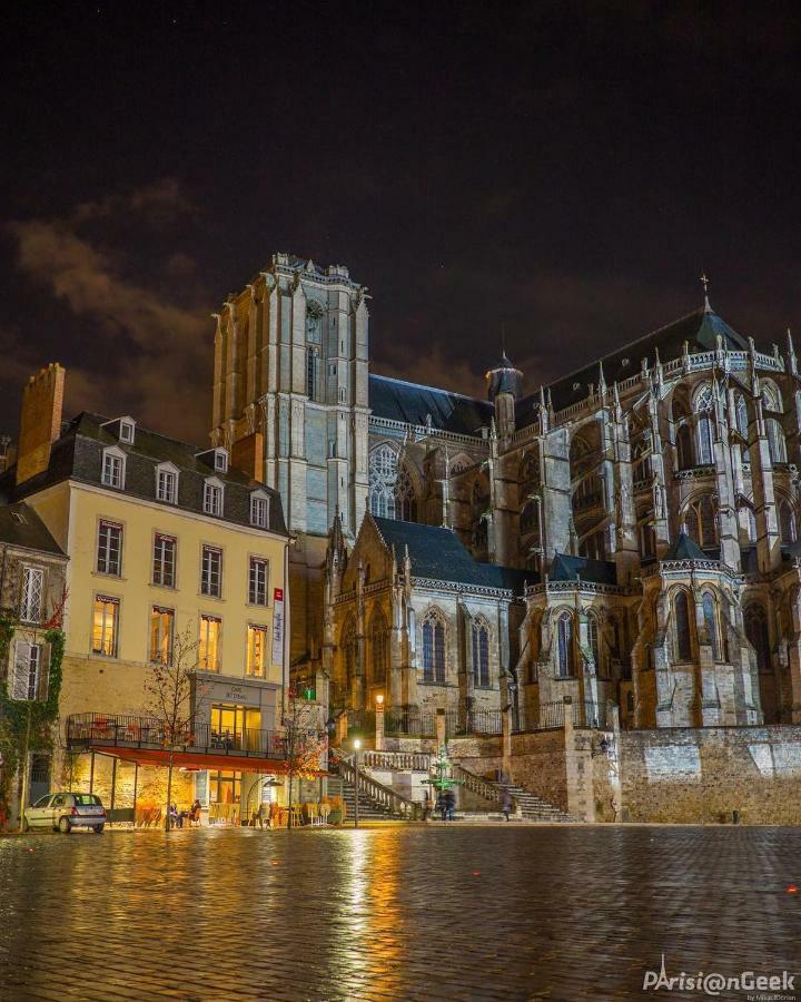 Le Doyenne - Entree Autonome - Hypercentre Bed & Breakfast Le Mans Exterior foto